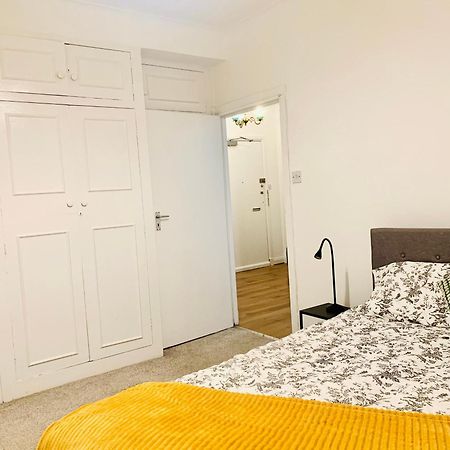 Cosy 2 Bedroom Apartment In Swiss Cottage. 伦敦 外观 照片
