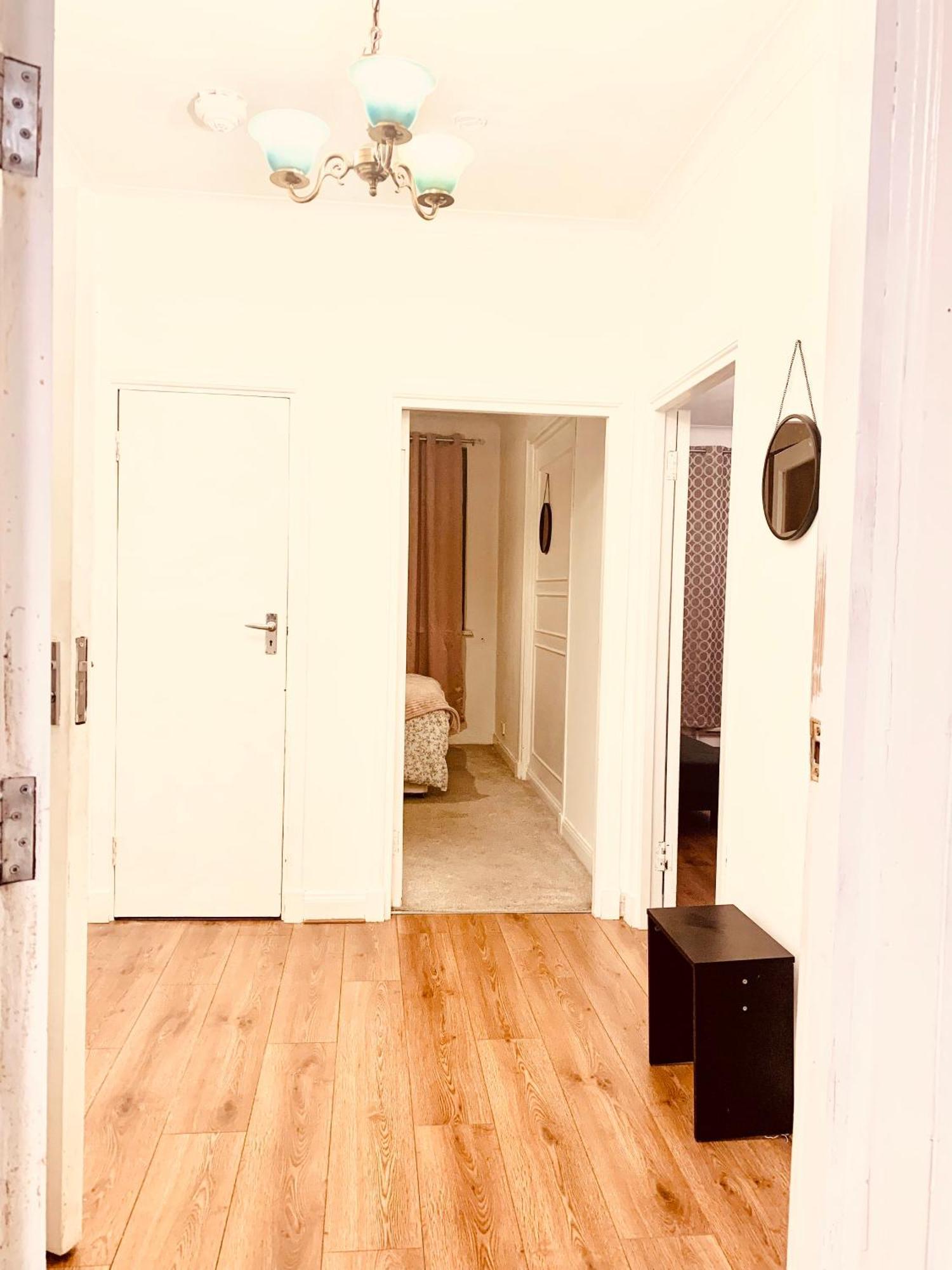 Cosy 2 Bedroom Apartment In Swiss Cottage. 伦敦 外观 照片