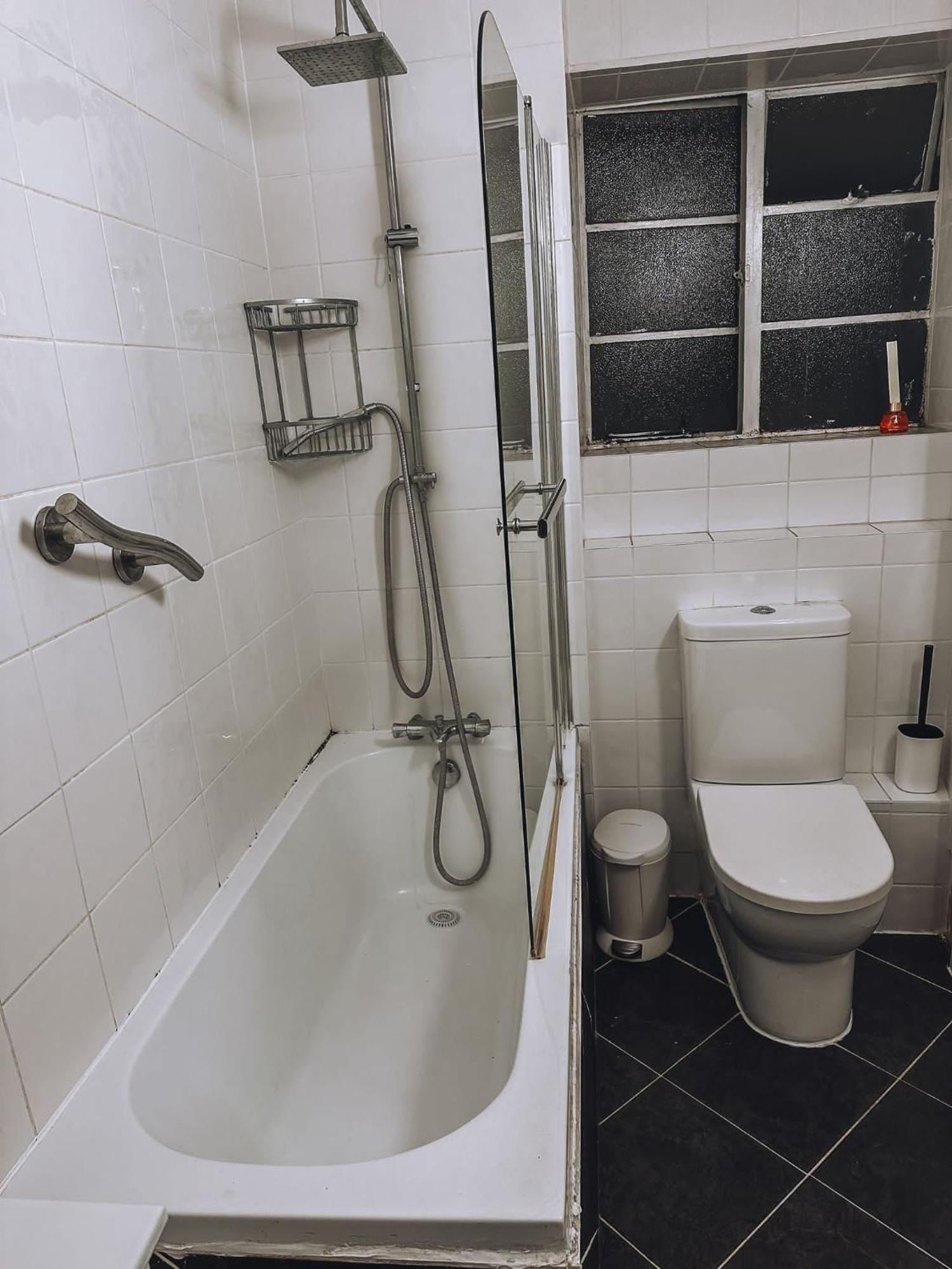 Cosy 2 Bedroom Apartment In Swiss Cottage. 伦敦 外观 照片