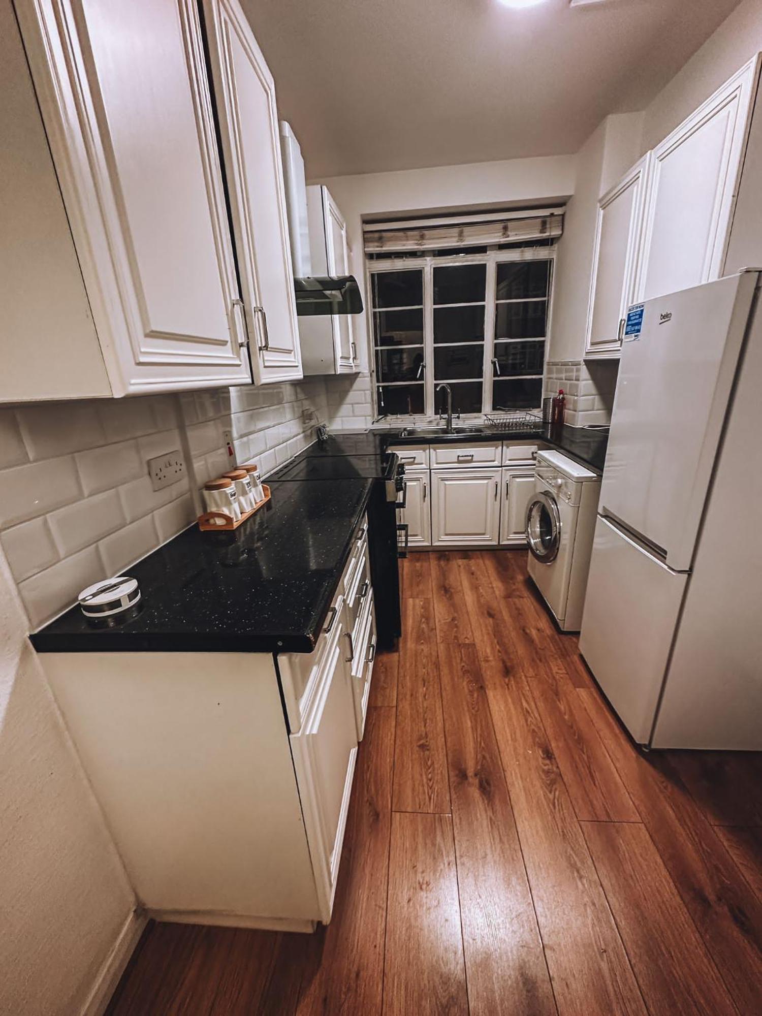 Cosy 2 Bedroom Apartment In Swiss Cottage. 伦敦 外观 照片