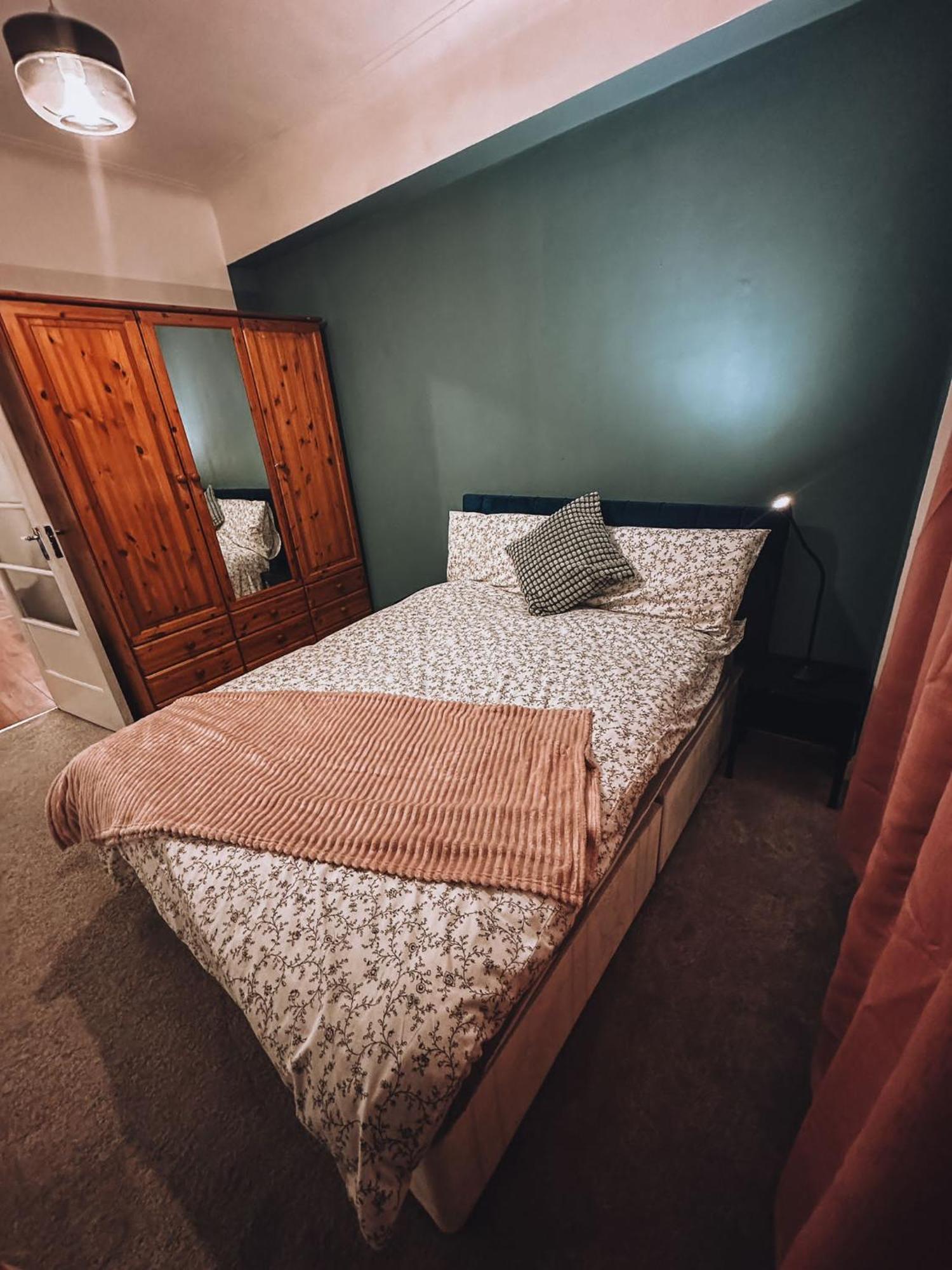 Cosy 2 Bedroom Apartment In Swiss Cottage. 伦敦 外观 照片