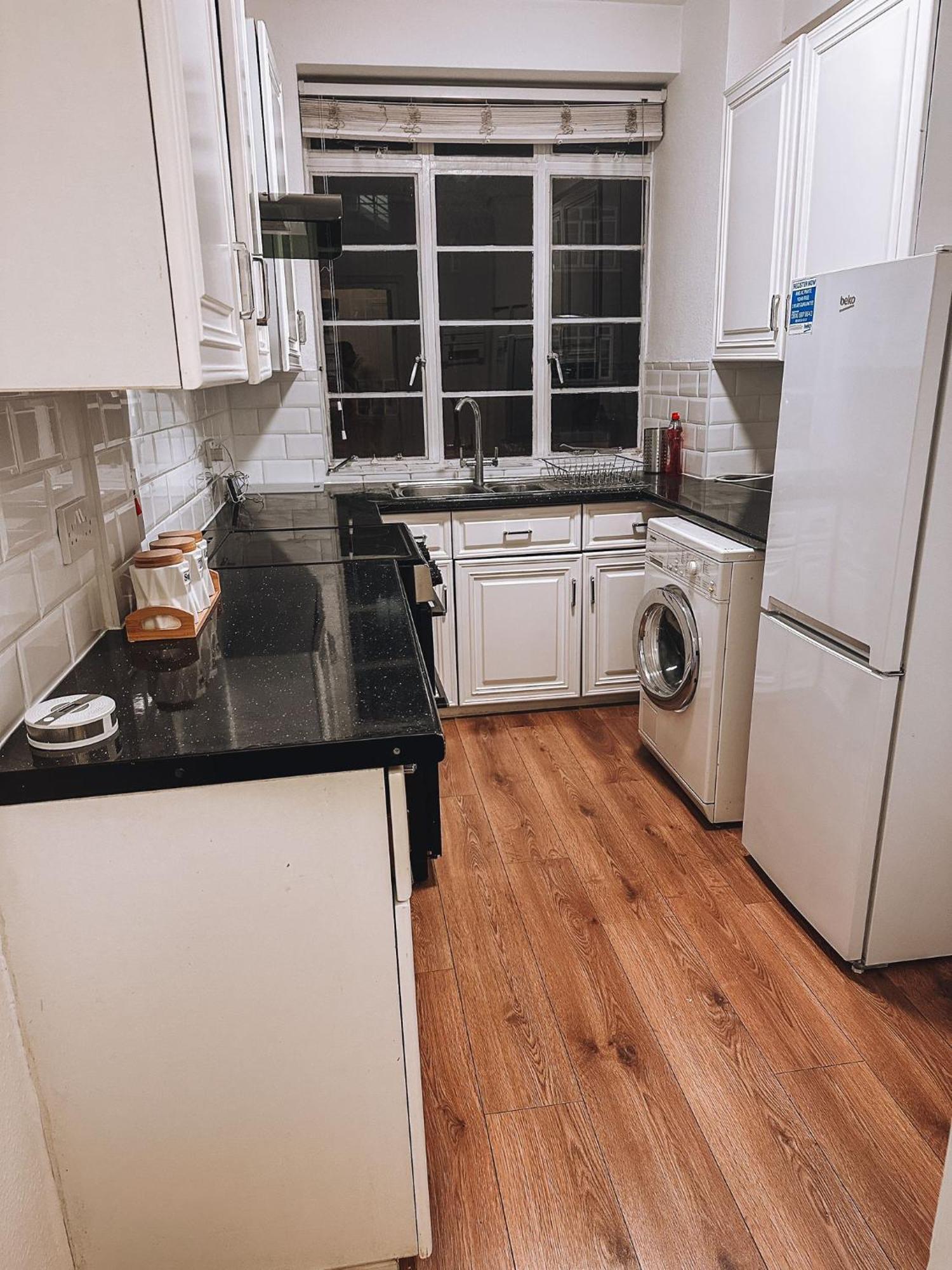 Cosy 2 Bedroom Apartment In Swiss Cottage. 伦敦 外观 照片